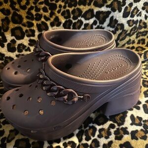 Crocs Siren Chain Clog in Burgundy W10